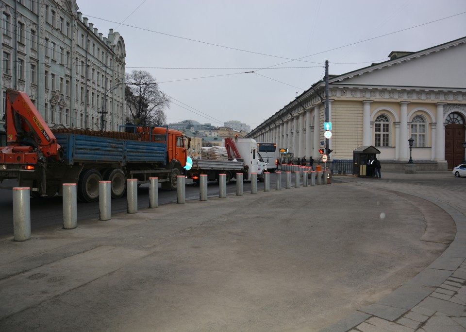 Fixed-bollards