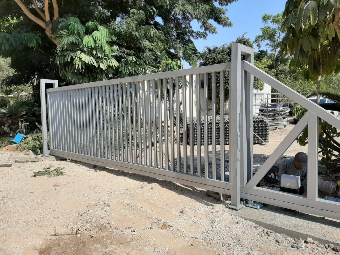 SLIDING CONSOLE SECURITY GATES SLIDING CONSOLE SECURITY GATES